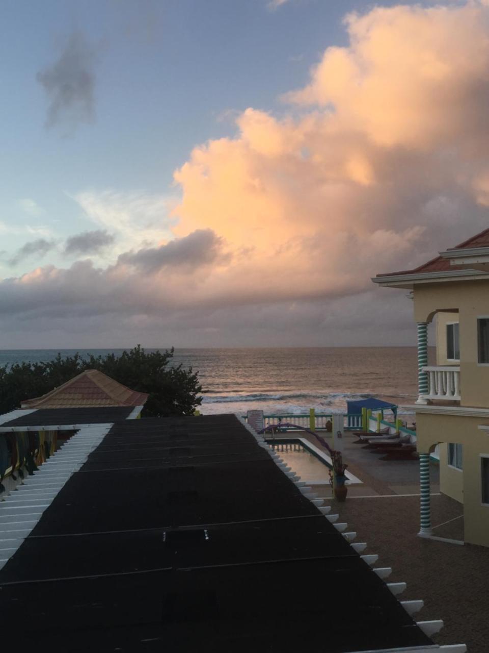 Taino Cove Hotel เทรเชอร์ บีช ภายนอก รูปภาพ